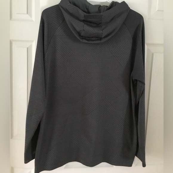 UnderArmour hoodie - Picture 2 of 3